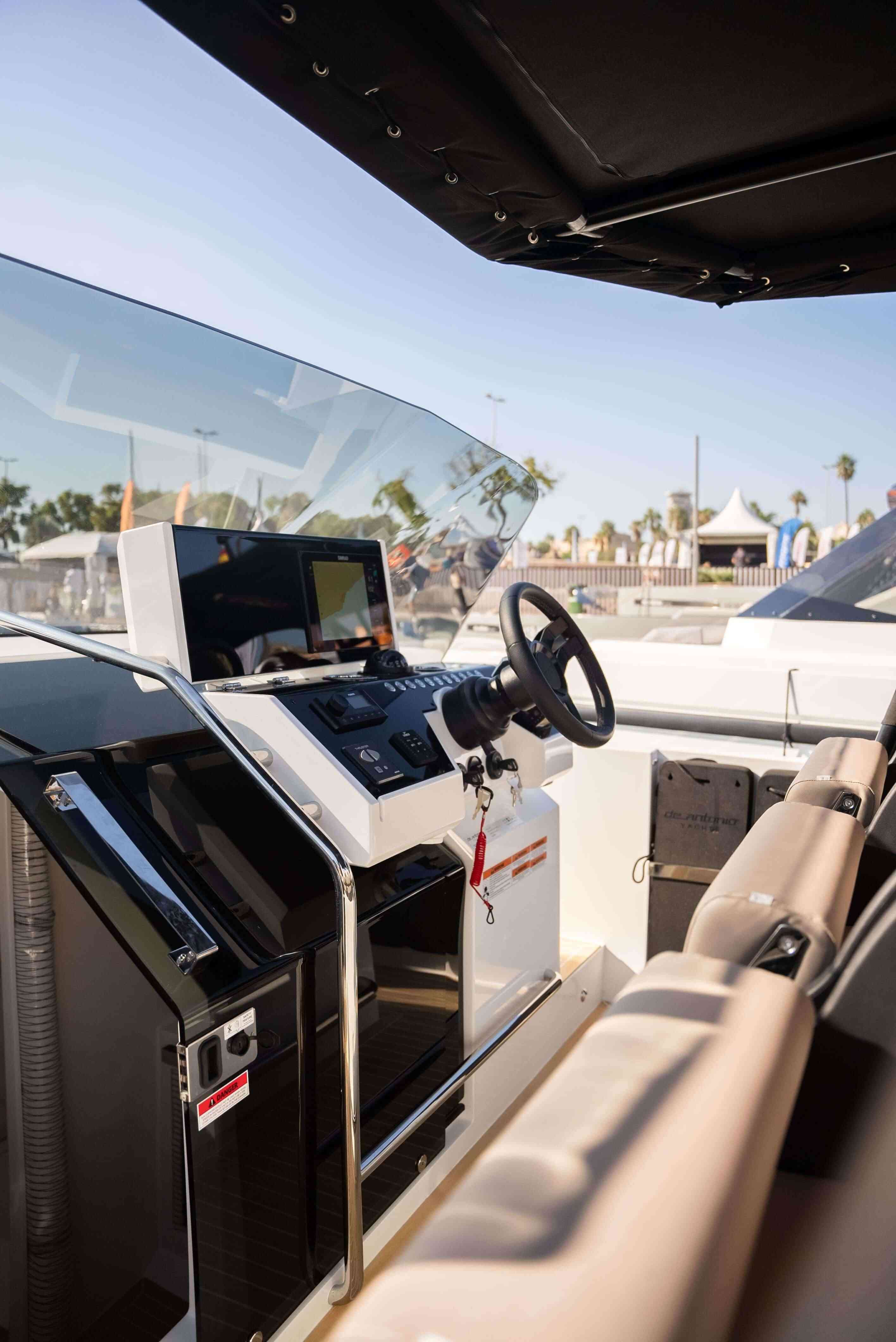 De Antonio D32 - View 5